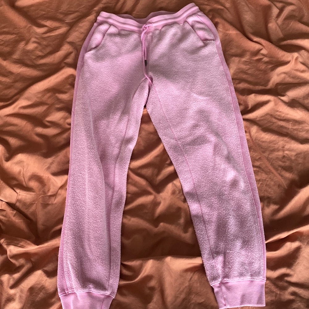 Cozy pink American eagle joggers